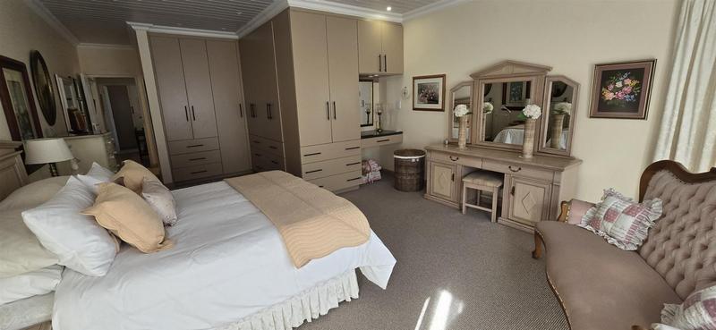 3 Bedroom Property for Sale in Outeniqua Strand Western Cape